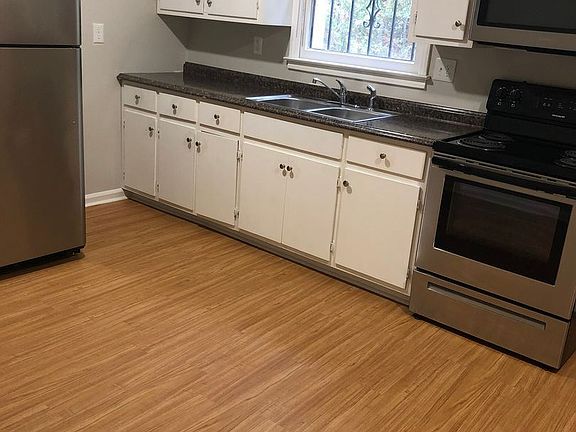 2nd image of 1107 Dayton St #11432120