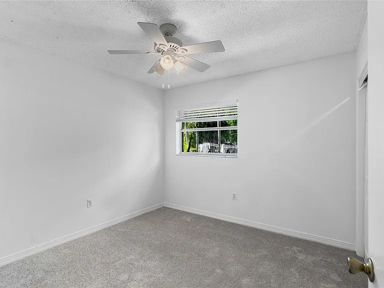 16900 SW 62nd St — Photo 33
