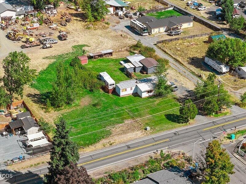 1st image of 2716 Leonard Rd