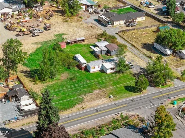 2716 Leonard Rd, Grants Pass, OR 97527
