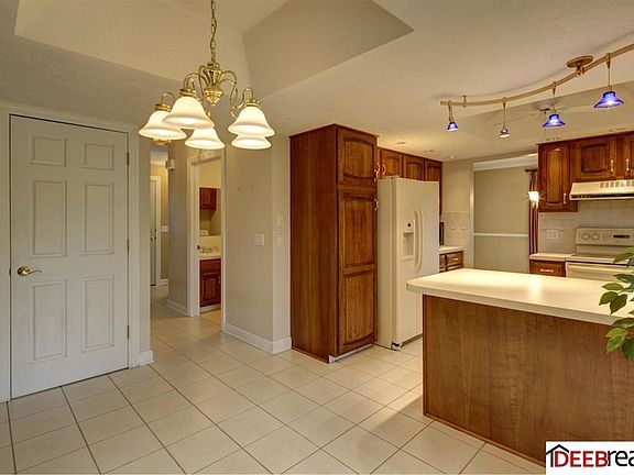 5th image of 914 Jana Cir