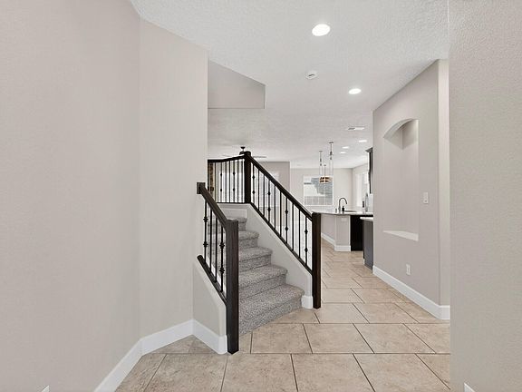 5th image of 11920 Giacomo Ave