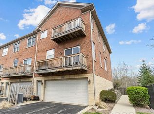 112 Enclave Dr, Mount Prospect, IL