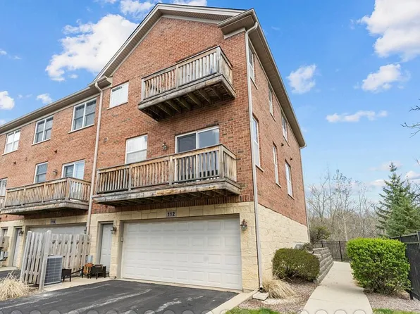 112 Enclave Dr, Mount Prospect, IL 60056