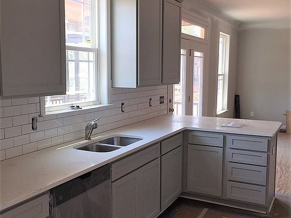 5th image of 2630 N Lee Cir