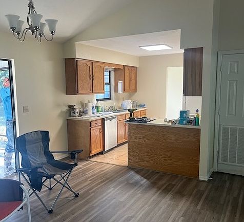 4th image of 141 SE Kiwi Way
