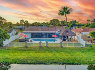 9910 Dogwood Ave, Palm Beach Gardens, FL 33410