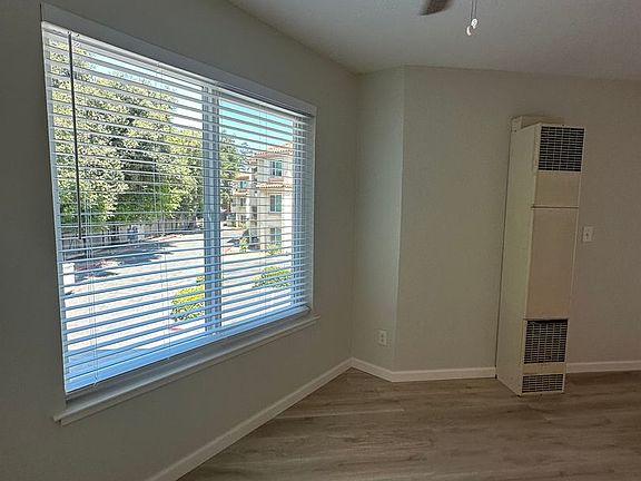 3rd image of 127-139 Rancho Dr #127D