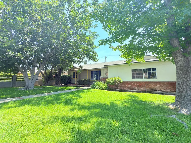 16656 Nordhoff St — Photo 1