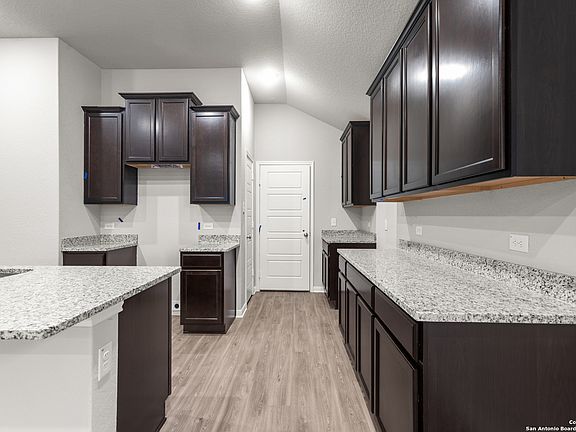 5th image of 4330 Southton Woods