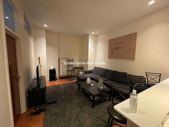 4th image of 407A Washington St #501