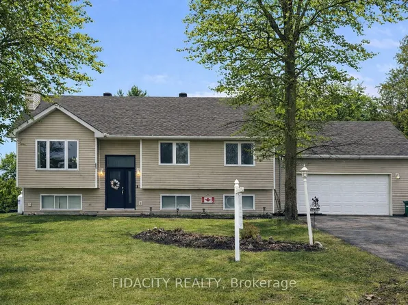 266 Clifford Campbell St, Ottawa, ON K0A 1X0