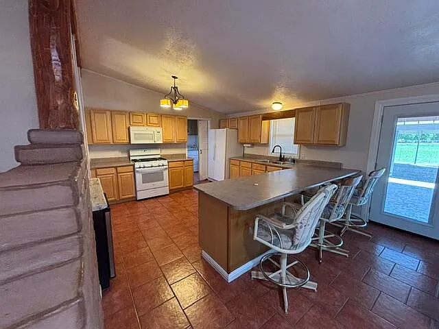 58 Valencia Rd — Photo 10