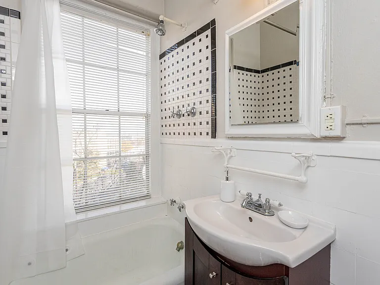 Dulion Apartments — Photo 16