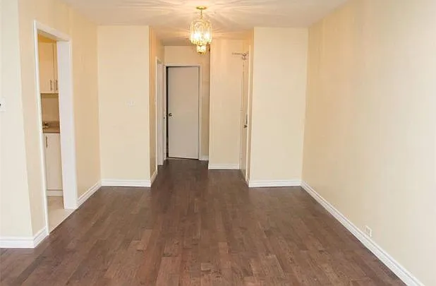 59 Ridout St S — Photo 13