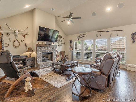4th image of 13506 S Oak Ct
