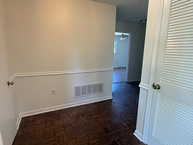 610 Clarendon Dr — Photo 8