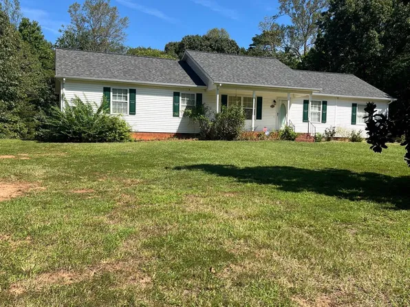 282 Bryant Rd, Madison Heights, VA 24572