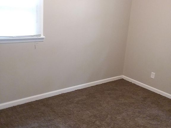 4th image of 4055 Missouri St