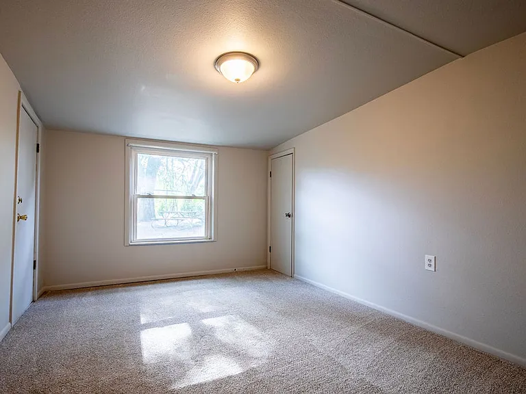 2526 Main St — Photo 10