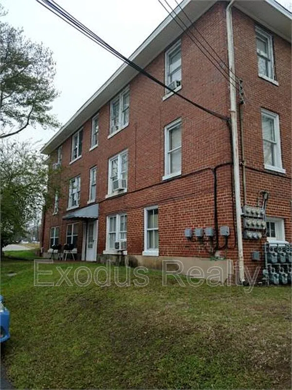 1 bed, 1.0 bath, 630 sqft, $550 — Photo 2