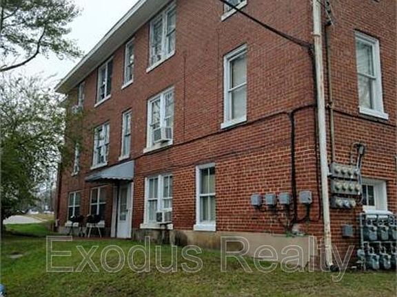 5th image of 105 Gordon St APT 05