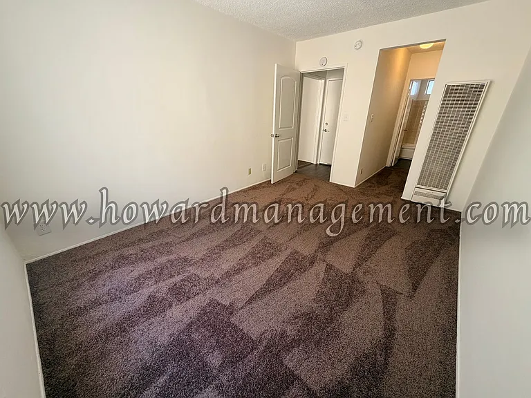 04256LI — Photo 18