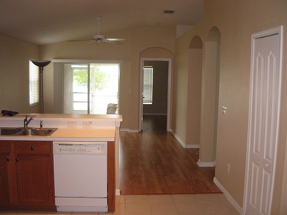 5th image of 31316 Triborough Dr