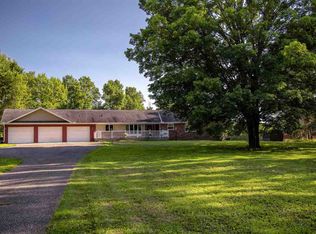 W8213 Johnson Rd, Iron Mountain, MI 49801