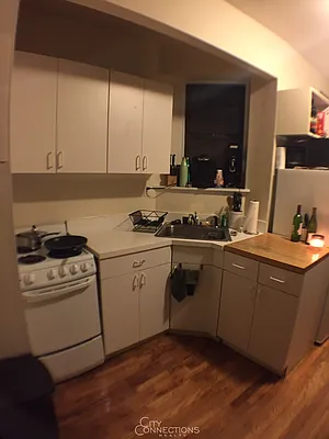 Rented by City Connections Realty | media 15