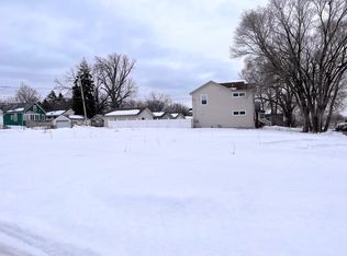 1040 Mackubin St, Saint Paul, MN 55117