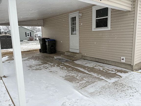 3rd image of 320 Hickory St