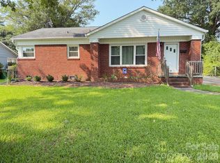 1327 Dresden Dr, Charlotte, NC 28205
