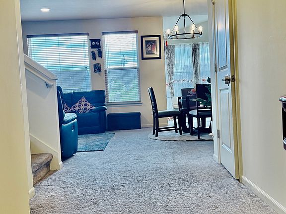 Foyer/Hallway_First Floor