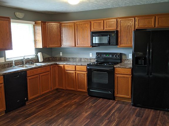 4th image of 137 11th St NE #137