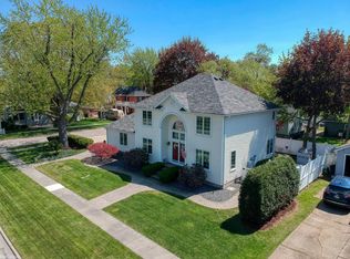 705 Clinton Ave E, Saint Clair, MI