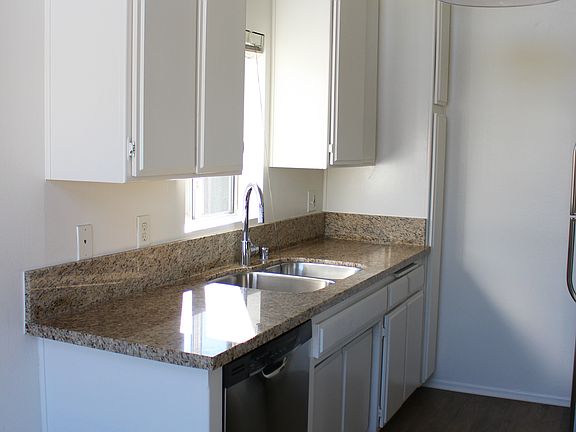 4th image of 1550 Armacost Ave APT 204