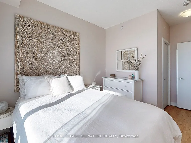 8 Trent Ave #821 — Photo 13