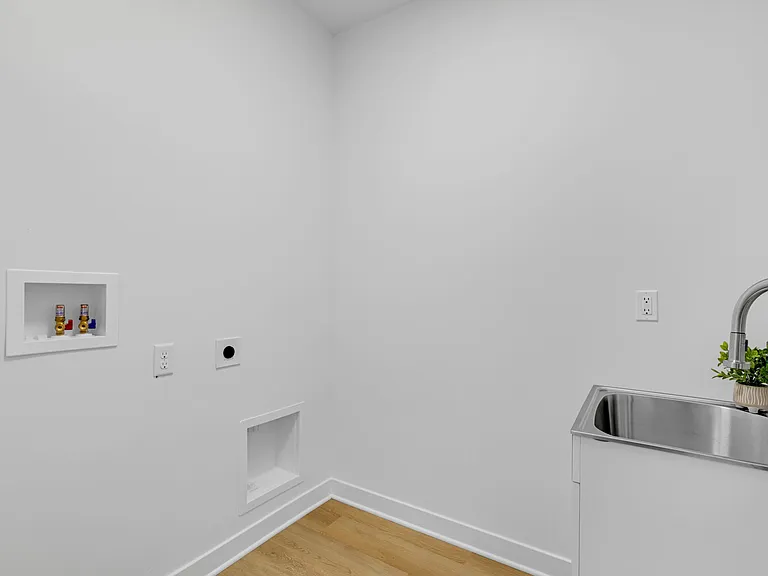 1025 Churchman Ave — Photo 40
