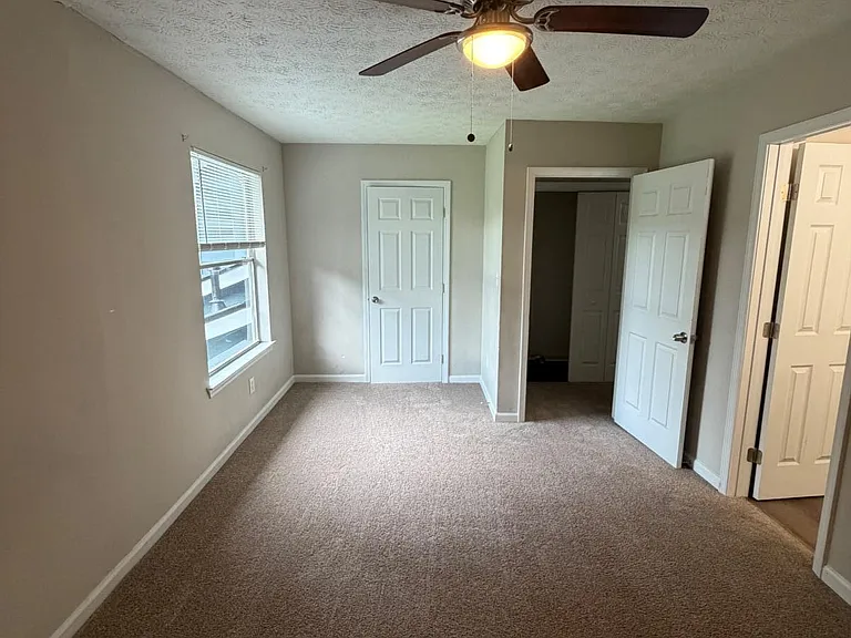 8513 Pineland Dr — Photo 13