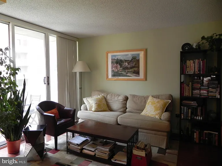 880 N Pollard St #504 — Photo 14