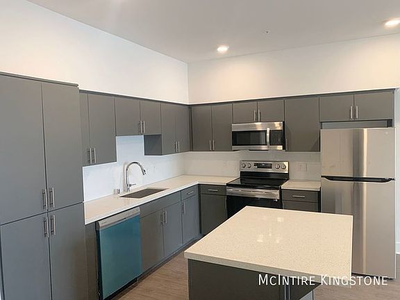 2nd image of 4055 Oakwood Ave #402