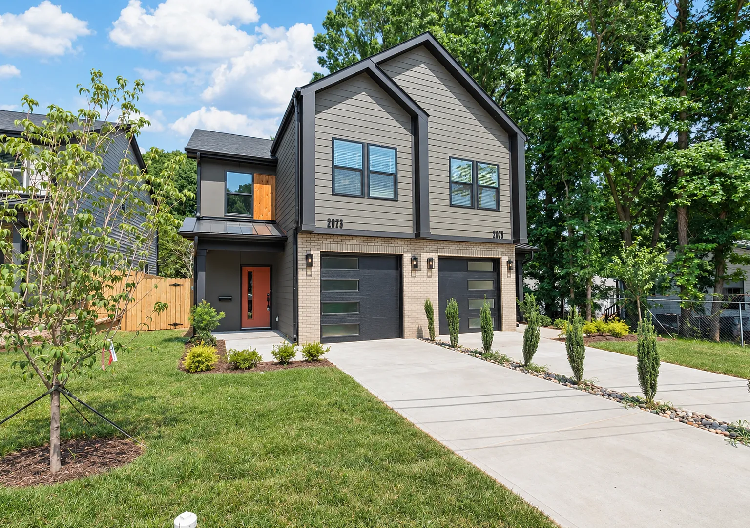 Move-in Ready Modern Townhome!! — Photo 1
