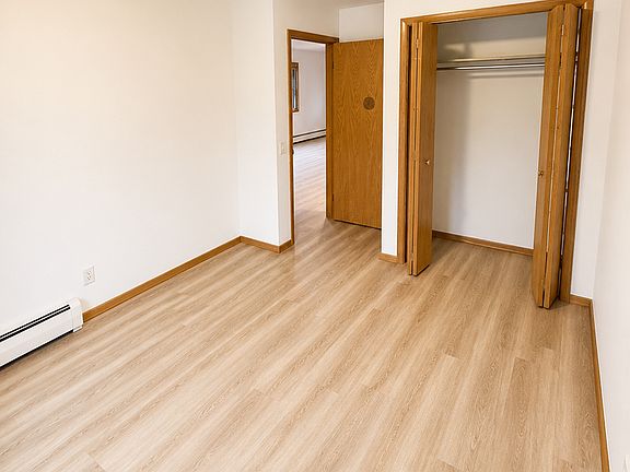 5th image of 2105 Lake Point Dr APT 4