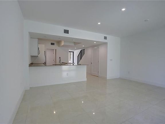 4th image of 5483 Oak Canopy Way