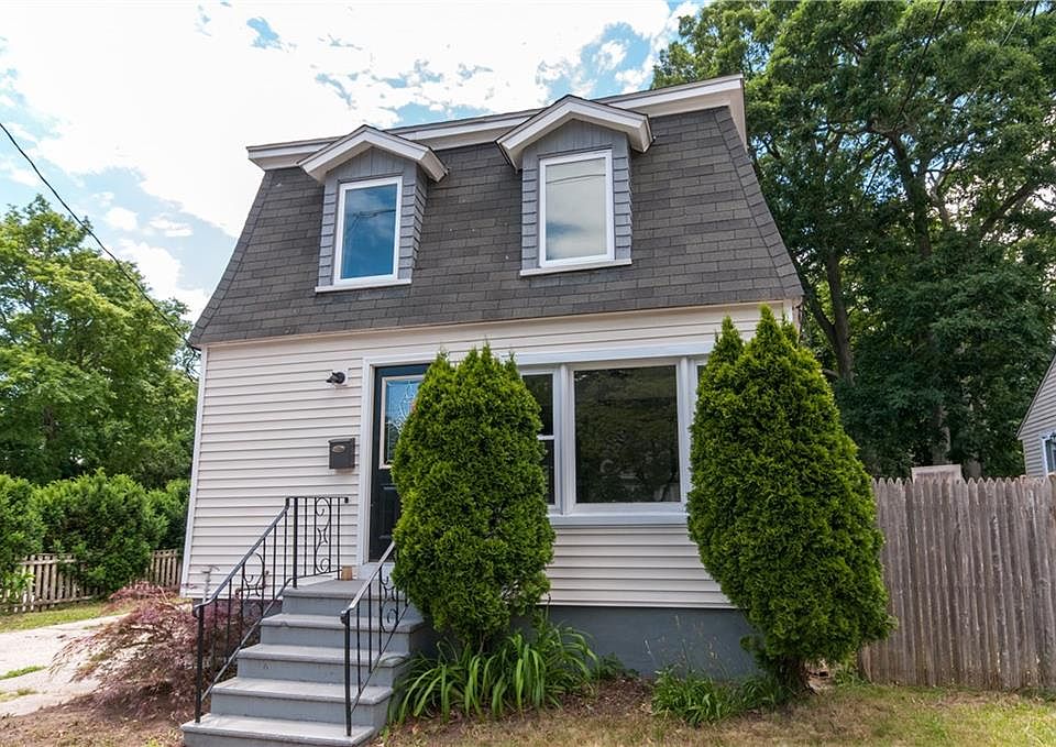 1st image of 219 Norwood Ave