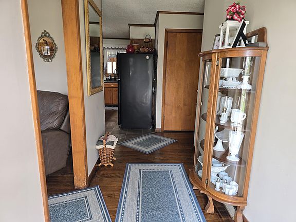 3rd image of 127 Alpine Rd #127