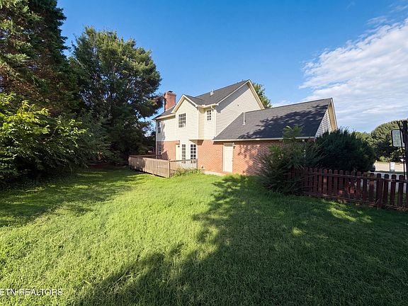 5th image of 518 Glenfield Cir