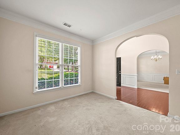 4th image of 3124 Arklow Rd
