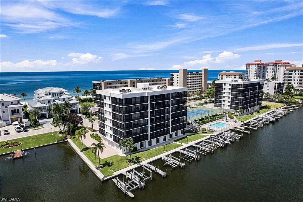 2 bed, 2.0 bath, 1516 sqft, $8,000 — Photo 1